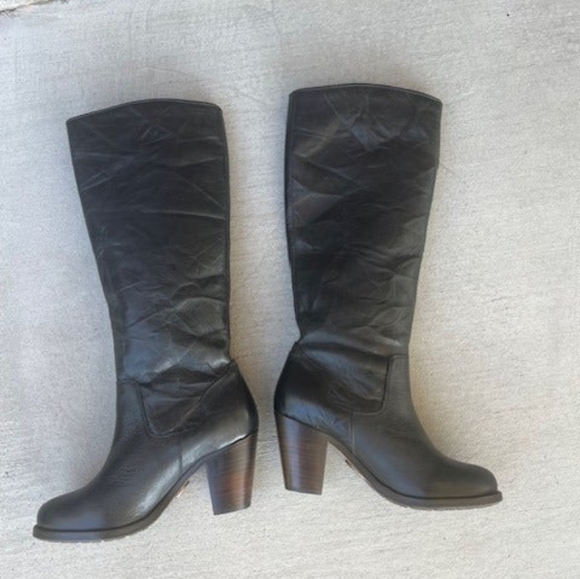 Ariat - Picture 2 of 4